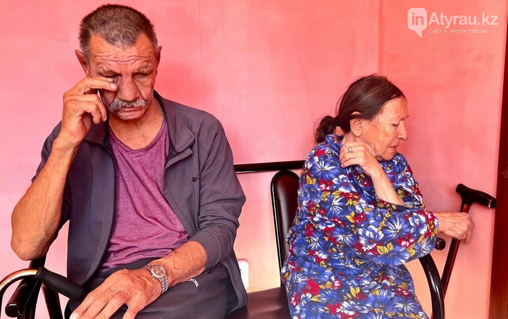 Не успели приватизировать квартиру: в Атырау пожилая пара осталась без жилья после пожара