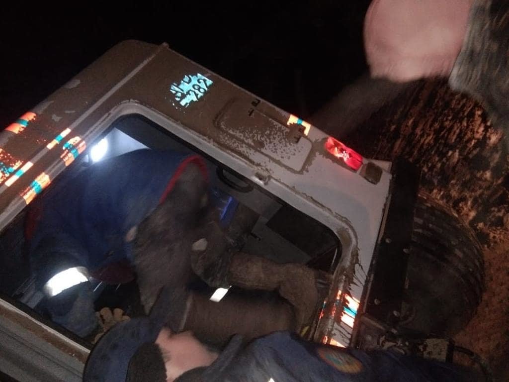Потерявшемуся водителю заправили машину и сопроводили до дома Потерявшемуся водителю заправили машину и сопроводили до дома, фото пресс-службы ДЧС Атырауской области