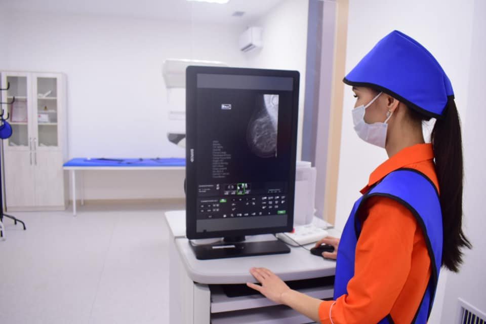Первый маммологический центр открыли в Атырау